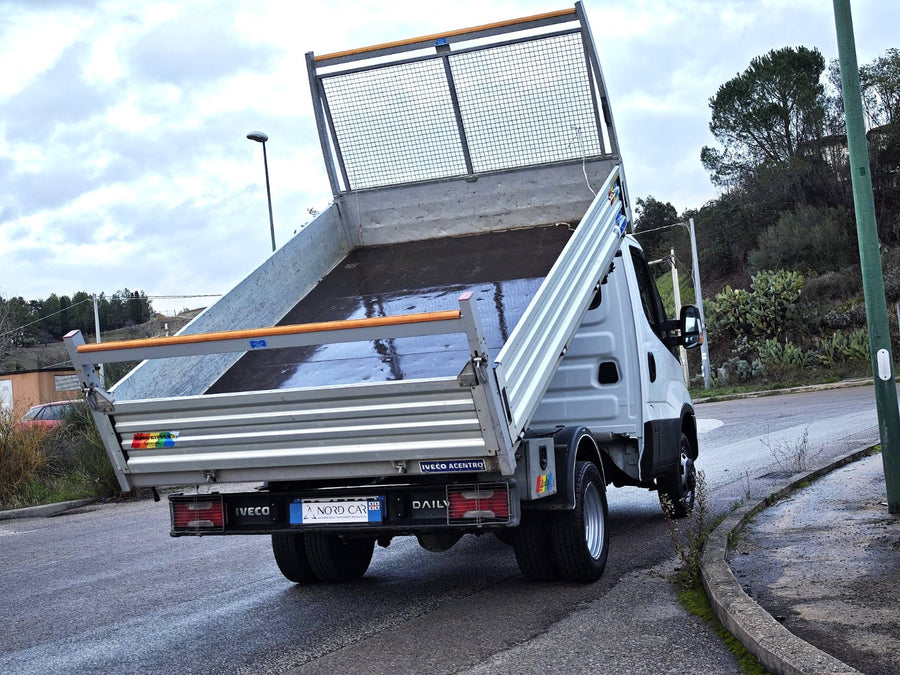 IVECO DAILY 35C12 – Ribaltabile Trilaterale