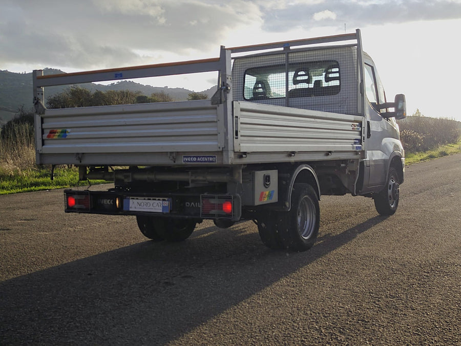 IVECO DAILY 35C12 – Ribaltabile Trilaterale