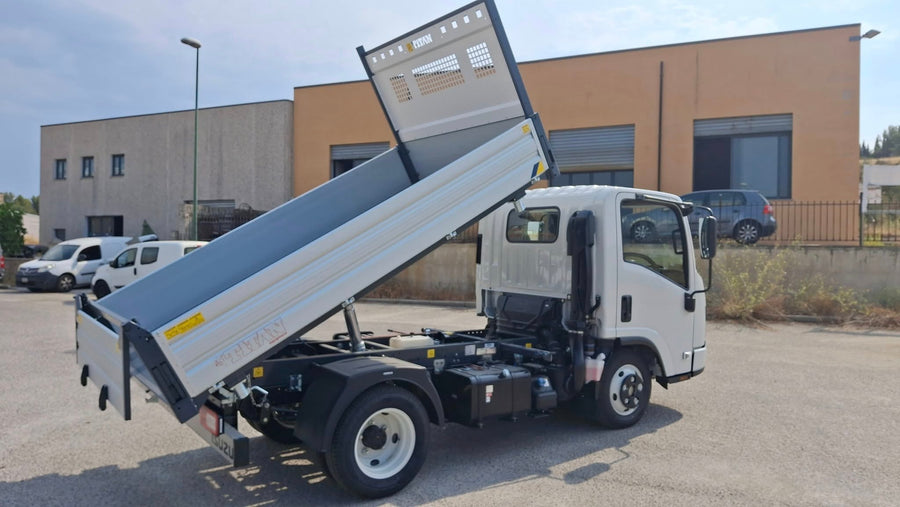 ISUZU M21 NEW GENERATION RIBALTABILE TRILATERALE A/T – FULL OPTIONAL