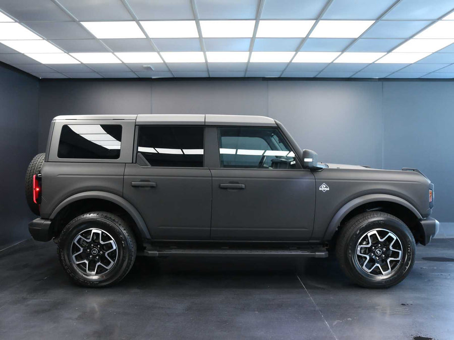 FORD BRONCO 2.7 EcoBoost V6 335CV Outer Banks — 335 CV | 07/2024 | 25.186 km 4WD / Automatico 10 marce / Wrapping nero opaco / Full optional