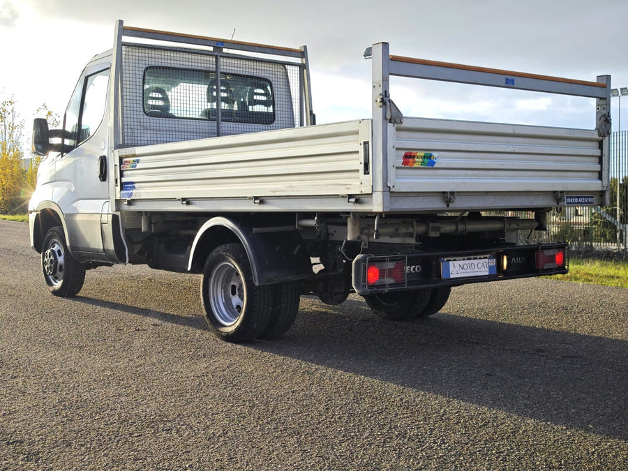 IVECO DAILY 35C12 – Ribaltabile Trilaterale