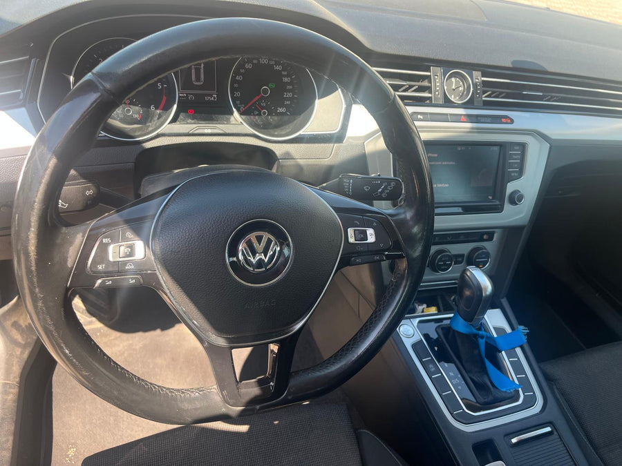 VOLKSWAGEN Passat Variant 2.0 TDI DSG Business — 150 CV | 04/2016 | 252.000 km