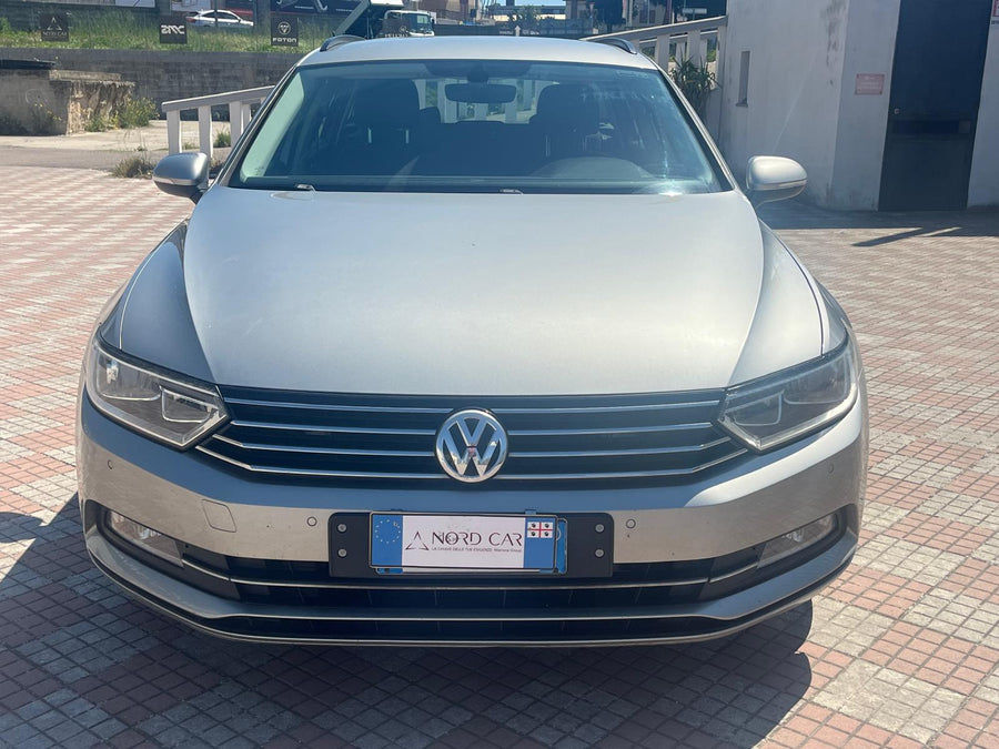 VOLKSWAGEN Passat Variant 2.0 TDI DSG Business — 150 CV | 04/2016 | 252.000 km