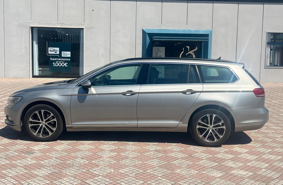 VOLKSWAGEN Passat Variant 2.0 TDI DSG Business — 150 CV | 04/2016 | 252.000 km