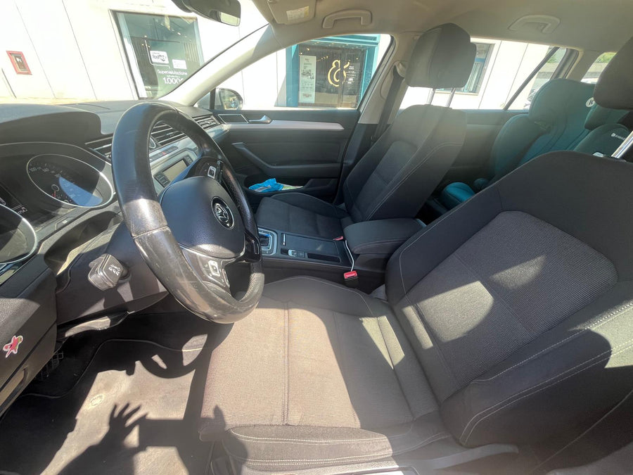 VOLKSWAGEN Passat Variant 2.0 TDI DSG Business — 150 CV | 04/2016 | 252.000 km