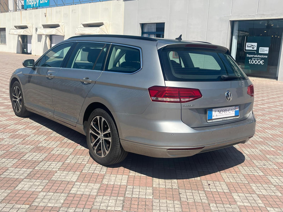 VOLKSWAGEN Passat Variant 2.0 TDI DSG Business — 150 CV | 04/2016 | 252.000 km