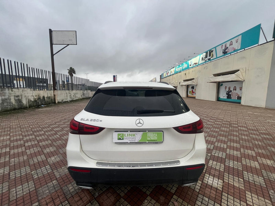 MERCEDES-BENZ GLA 250e Plug-In Hybrid — 218 CV | Ibrida | 11/2022 | 33.800 km