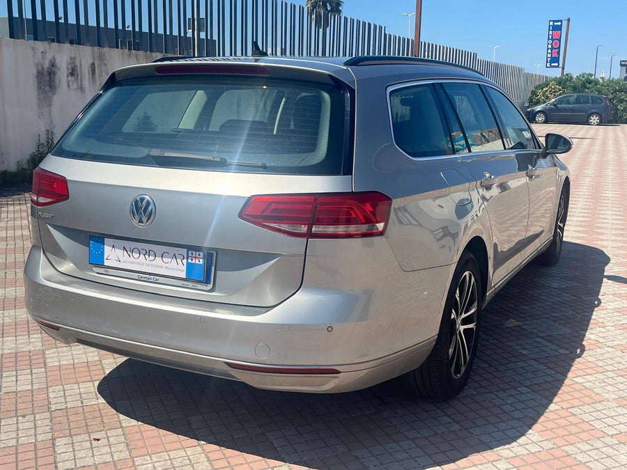 VOLKSWAGEN Passat Variant 2.0 TDI DSG Business — 150 CV | 04/2016 | 252.000 km