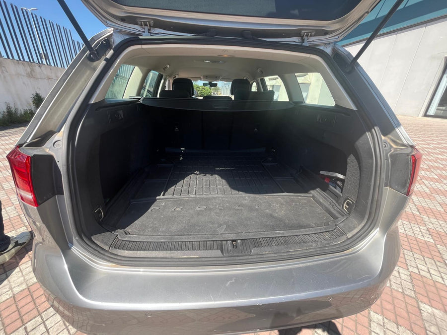 VOLKSWAGEN Passat Variant 2.0 TDI DSG Business — 150 CV | 04/2016 | 252.000 km