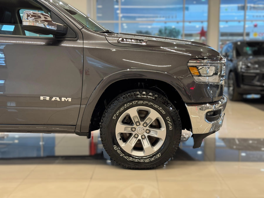RAM 1500 5.7 V8 HEMI LARAMIE CAB 4WD AUTOMATICO – 395 CV Benzina | 07/2019 | 49.750 km | Autocarro N1