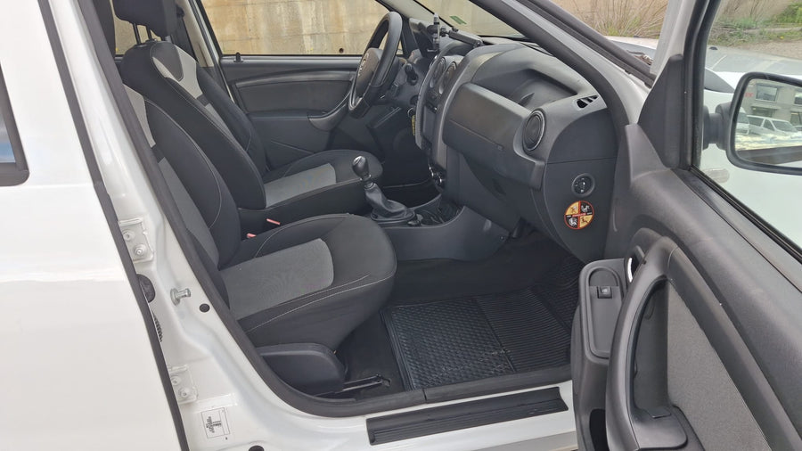 DACIA Duster 1.5 dCi 110 CV S&S Lauréate Family — 03/2016 | 180.000 km