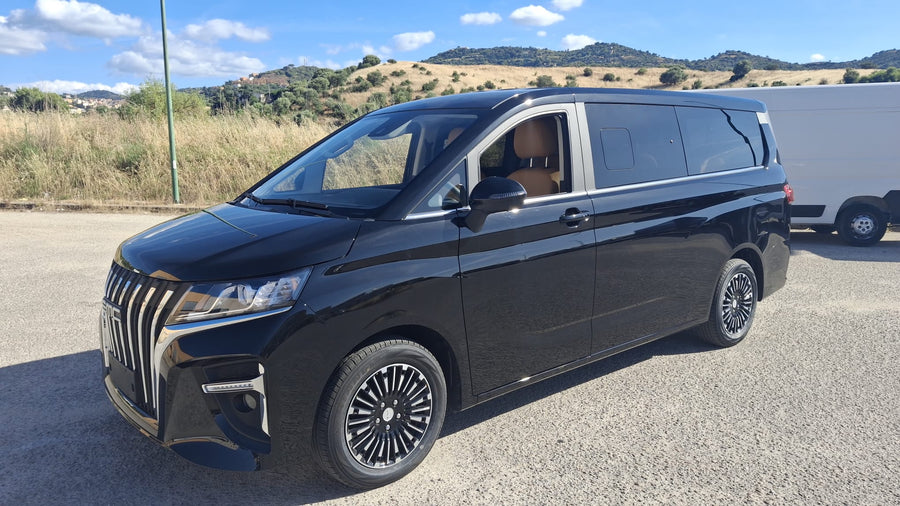 EMC NOVE 2.0 BENZINA AUTOMATICA 8AT – 7 POSTI / 9 POSTI – NUOVA