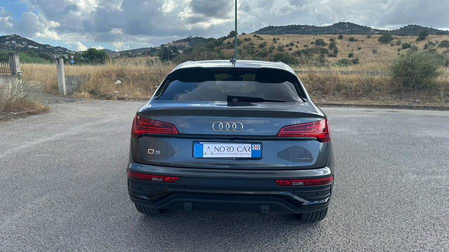 AUDI Q5 Sportback 40 TDI Mild-Hybrid quattro S-Tronic S line Diesel / Mild-Hybrid • 204 CV • Automatico S-Tronic • 07/2021 • 72.378 km