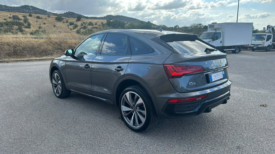 AUDI Q5 Sportback 40 TDI Mild-Hybrid quattro S-Tronic S line Diesel / Mild-Hybrid • 204 CV • Automatico S-Tronic • 07/2021 • 72.378 km