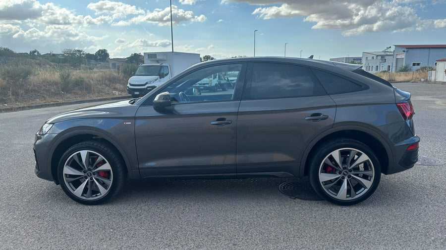 AUDI Q5 Sportback 40 TDI Mild-Hybrid quattro S-Tronic S line Diesel / Mild-Hybrid • 204 CV • Automatico S-Tronic • 07/2021 • 72.378 km