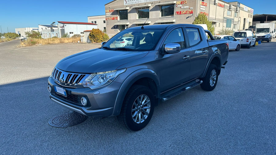 MITSUBISHI L200 2.4 DI-D 181 CV 4WD aut. Double Cab Intense Diesel • 181 CV • Automatico • 2015 • 355.000 km