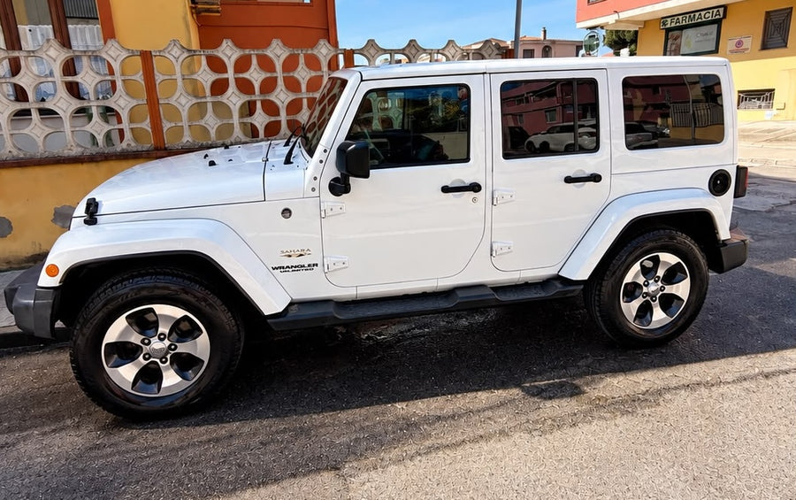 JEEP Wrangler Unlimited 2.8 CRD DPF Sahara Auto Diesel • 200 CV • Automatico 5 marce • 02/2017 • 220.000 km