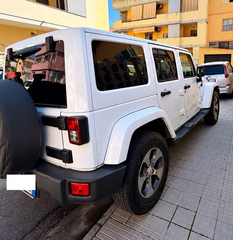 JEEP Wrangler Unlimited 2.8 CRD DPF Sahara Auto Diesel • 200 CV • Automatico 5 marce • 02/2017 • 220.000 km