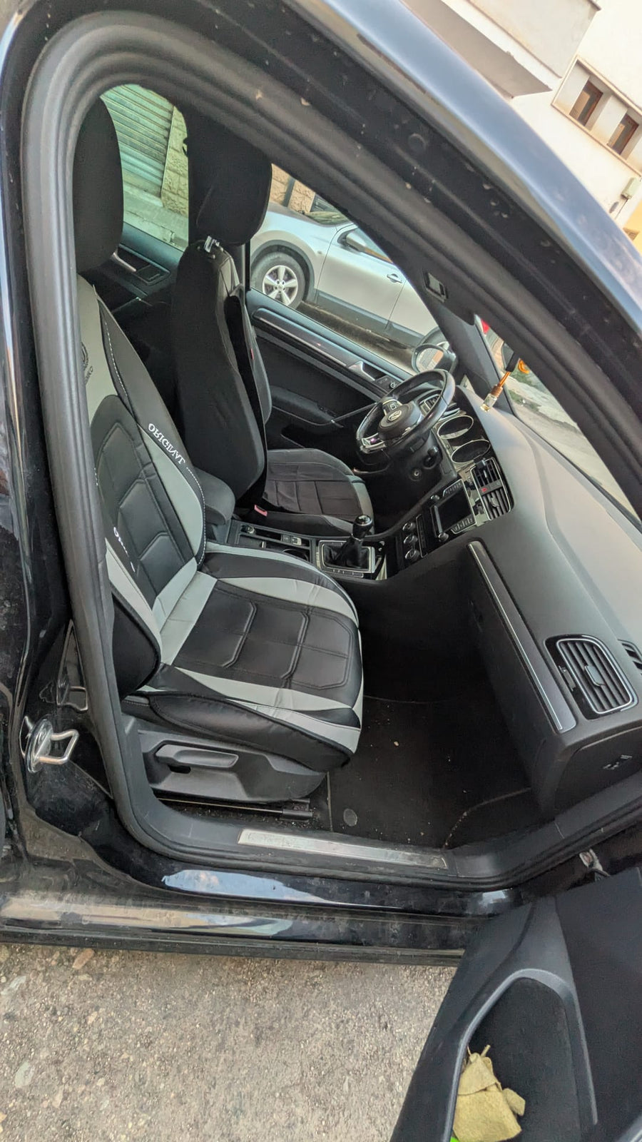 VOLKSWAGEN GOLF 1.6 TDI 110 CV SPORT EDITION BLUEMOTION TECHNOLOGY  Diesel • 110 CV • Cambio manuale • 2015 • 77.700 km • Euro 6 • 5 porte