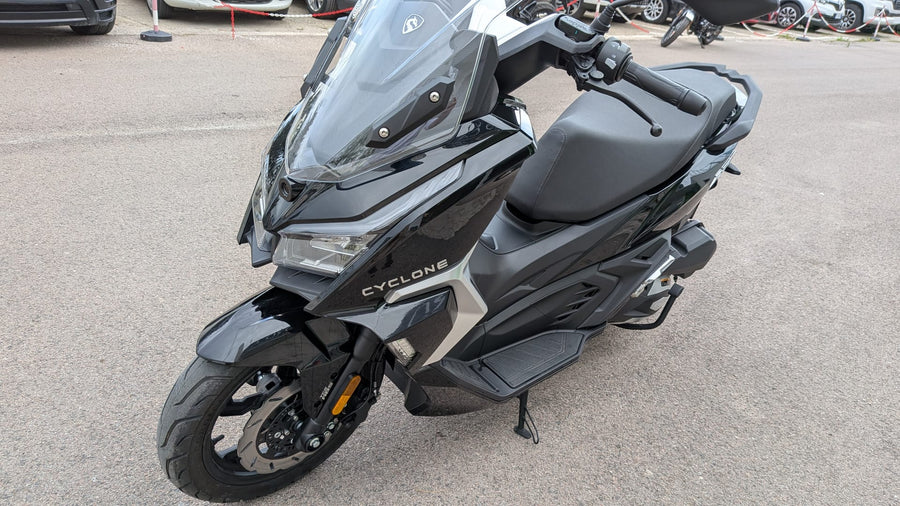 CYCLONE RT1 125 | 11,7 CV | SCOOTER SPORTIVO URBANO