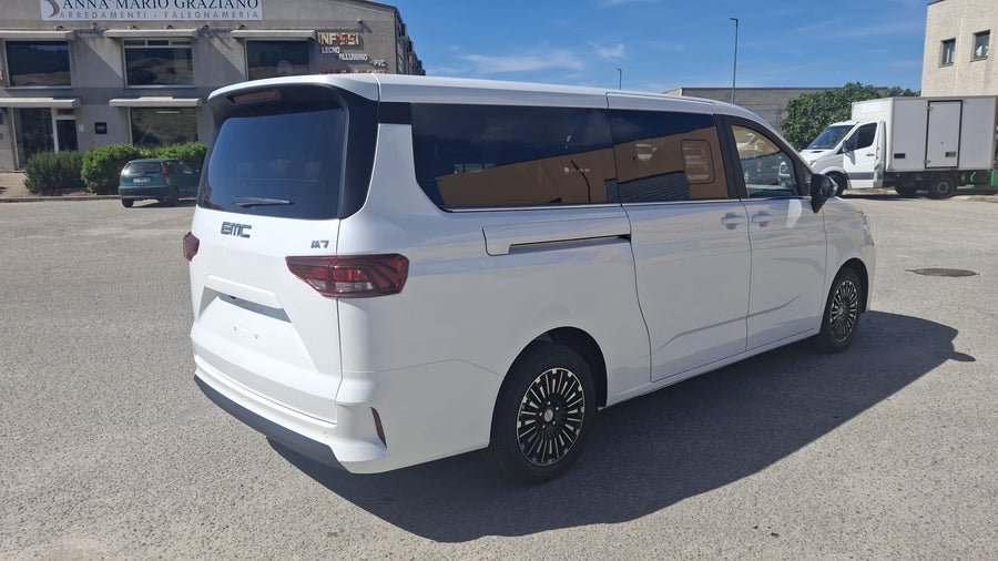 EMC NOVE 2.0 BENZINA AUTOMATICA 8AT – 7 POSTI / 9 POSTI – NUOVA