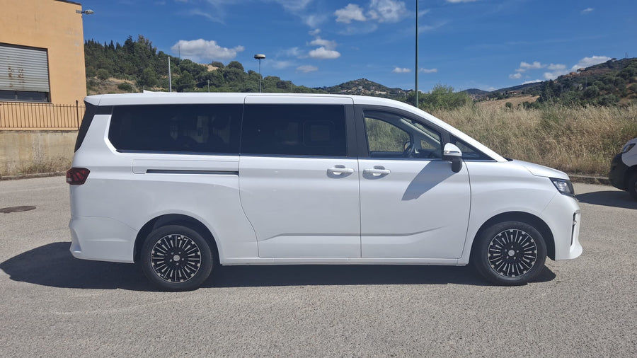 EMC NOVE 2.0 BENZINA AUTOMATICA 8AT – 7 POSTI / 9 POSTI – NUOVA