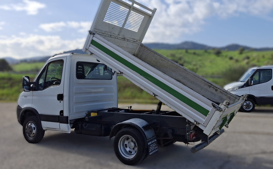 IVECO Eurocargo C12 Ribaltabile Trilaterale – Presa di Forza Idraulica – 2012 – 316.000 km