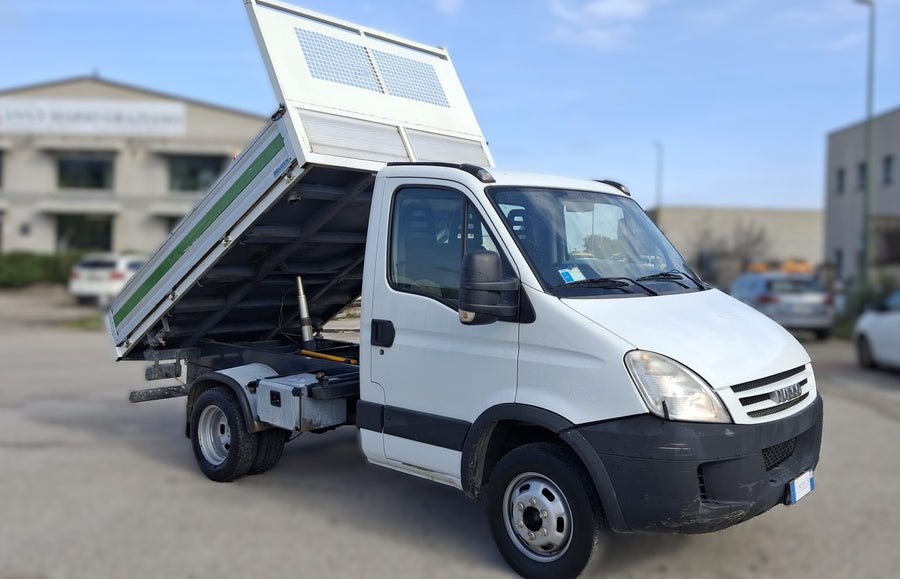IVECO Eurocargo C12 Ribaltabile Trilaterale – Presa di Forza Idraulica – 2012 – 316.000 km
