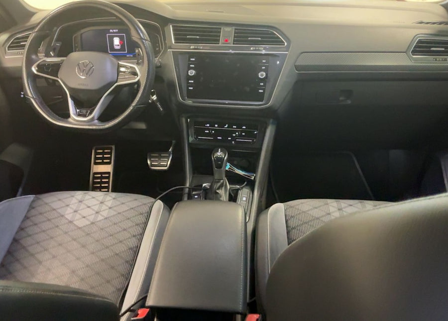 VOLKSWAGEN Tiguan 1.5 TSI 150 CV DSG ACT R-Line Benzina • 150 CV • Automatico DSG 7 marce • 05/2021 • 64.500 km
