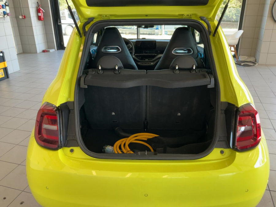 ABARTH 500e Scorpionissima Elettrica • 155 CV (114 kW picco / 47 kW omologati) • Automatico • 07/2023 • 31.624 km