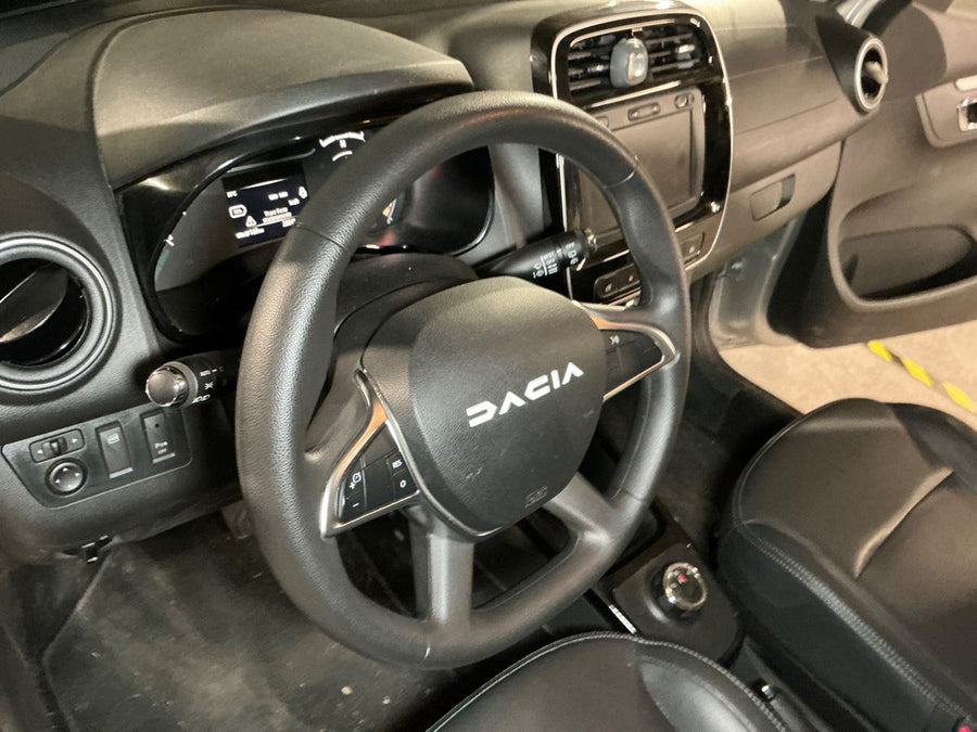DACIA Spring Electric 45 Expression Elettrica • 45 CV (33 kW) • Automatico • 08/2023 • 28.065 km