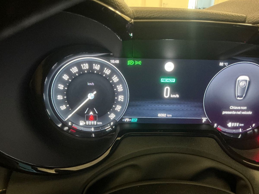 Alfa Romeo Tonale 1.3 Plug-In Hybrid Q4 Speciale AT6 — 280 CV | 03/2023 | 6.150 km