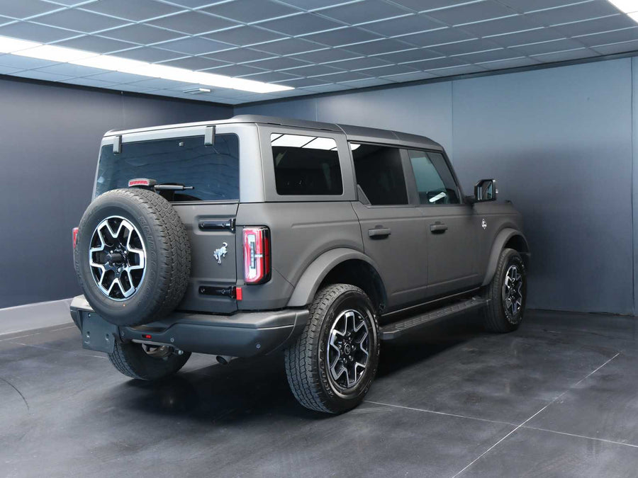 FORD BRONCO 2.7 EcoBoost V6 335CV Outer Banks — 335 CV | 07/2024 | 25.186 km 4WD / Automatico 10 marce / Wrapping nero opaco / Full optional